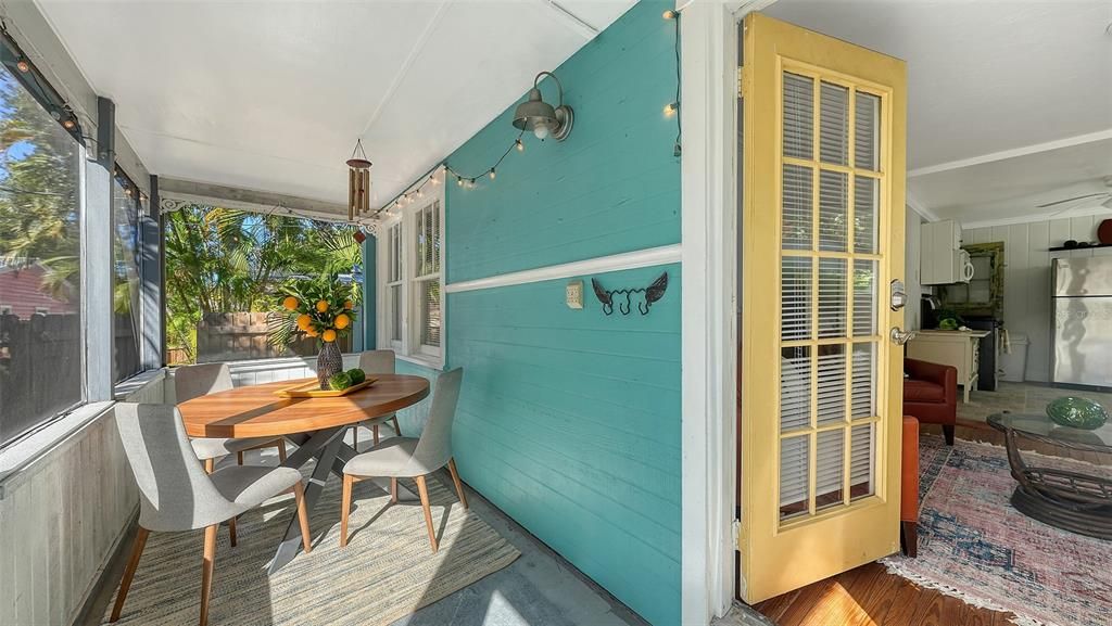 待售: $899,000 (5 贝兹, 3 浴室, 1589 平方英尺)