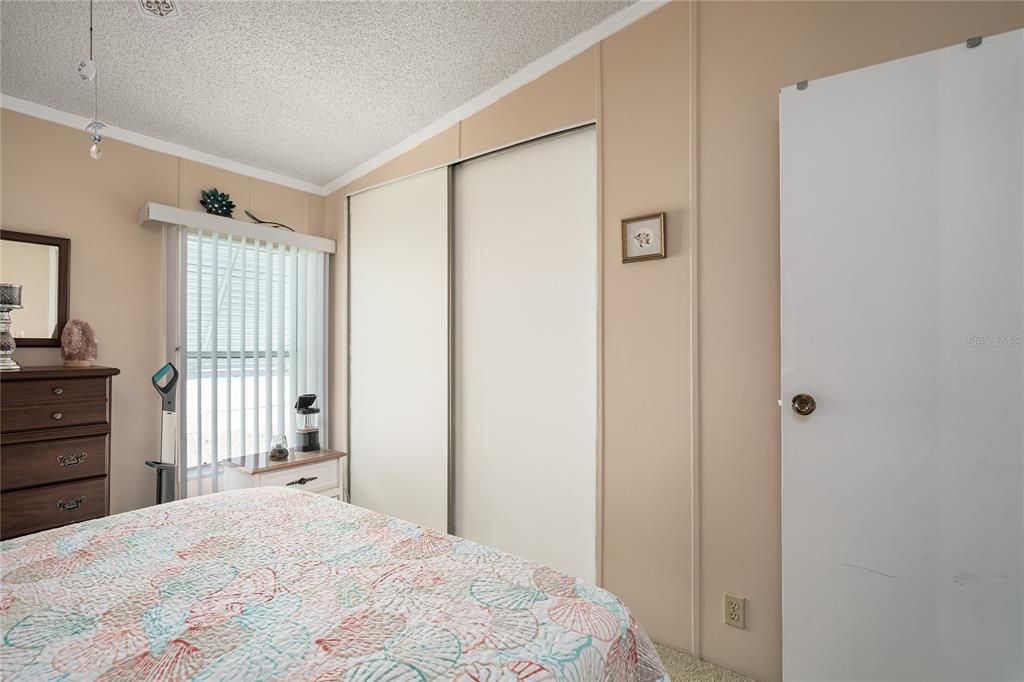 For Sale: $239,500 (2 beds, 2 baths, 1295 Square Feet)