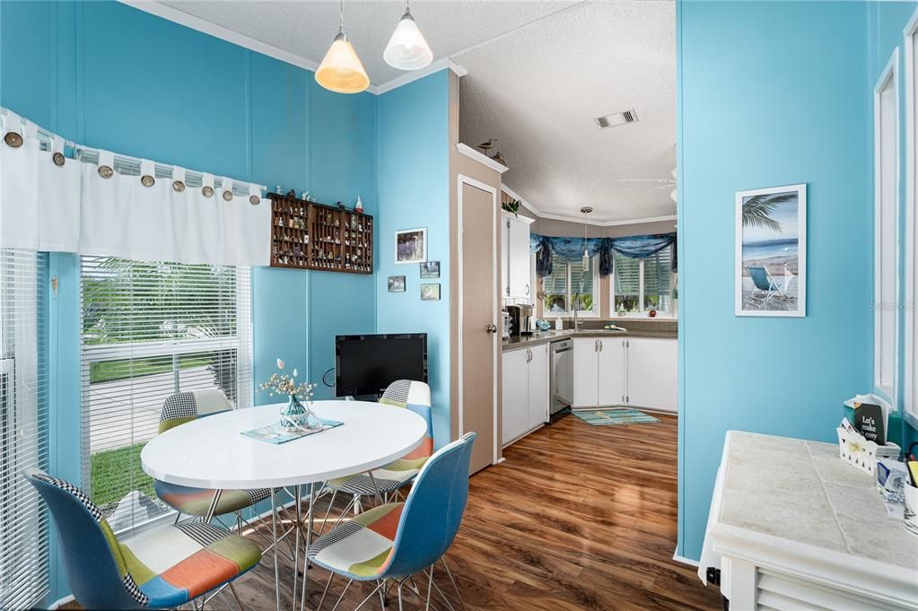 For Sale: $239,500 (2 beds, 2 baths, 1295 Square Feet)