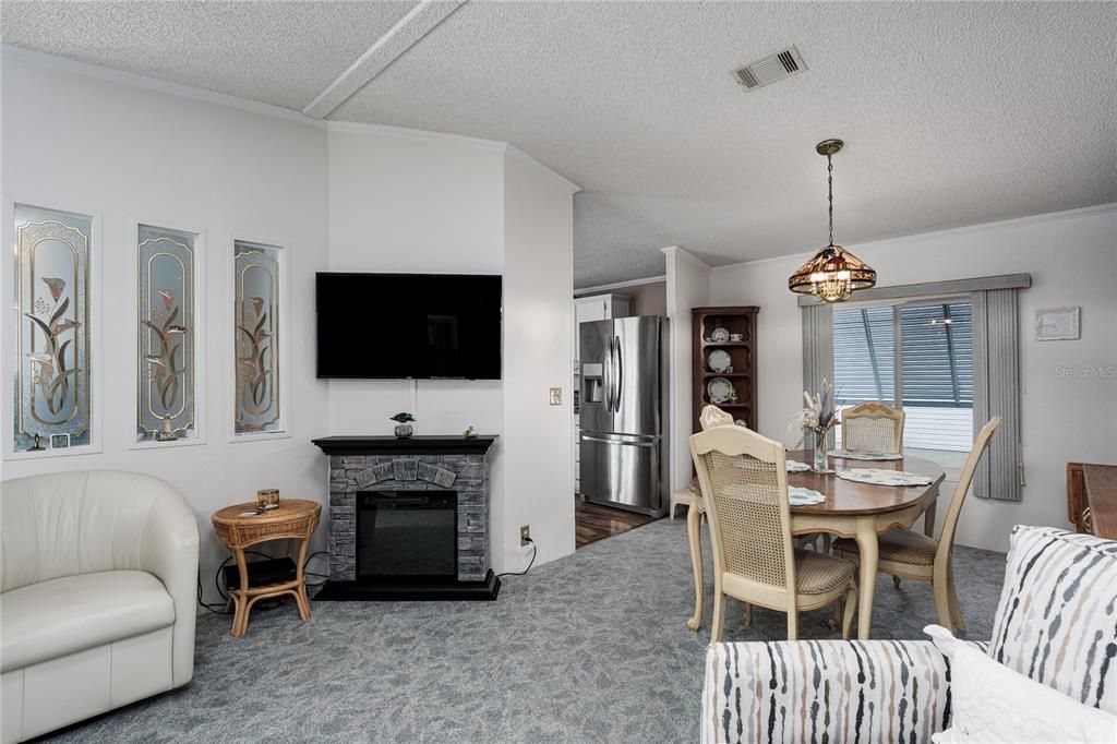 For Sale: $239,500 (2 beds, 2 baths, 1295 Square Feet)