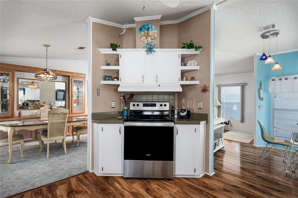 For Sale: $239,500 (2 beds, 2 baths, 1295 Square Feet)