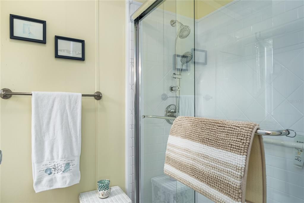 For Sale: $239,500 (2 beds, 2 baths, 1295 Square Feet)