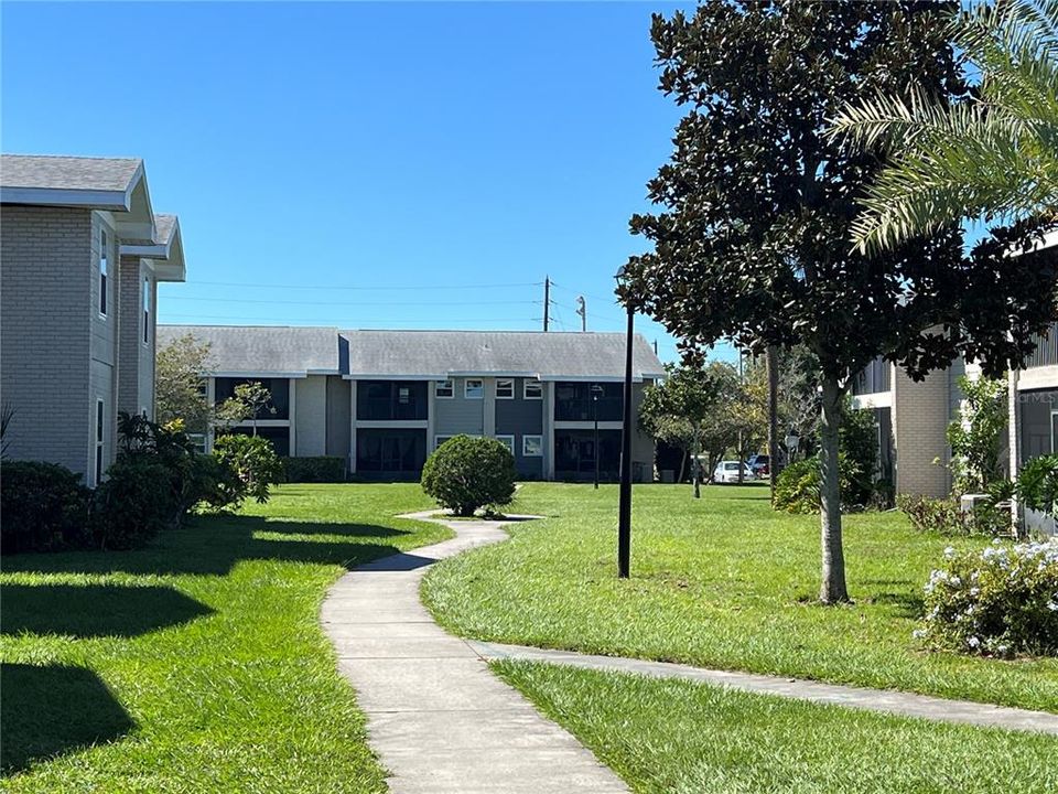 For Rent: $1,750 (3 beds, 2 baths, 893 Square Feet)