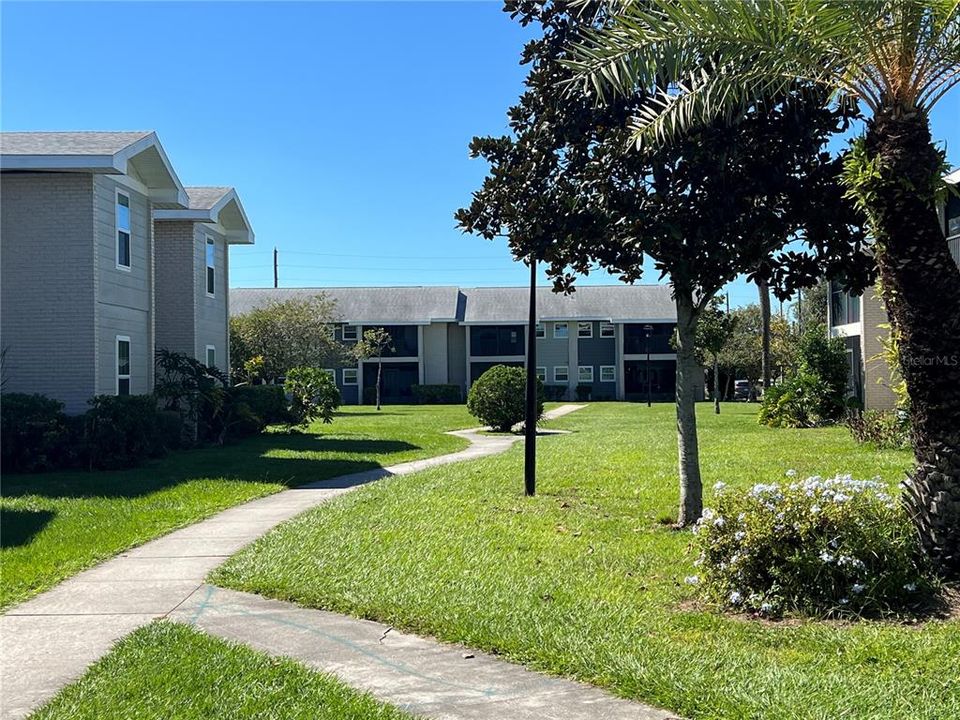 For Rent: $1,750 (3 beds, 2 baths, 893 Square Feet)