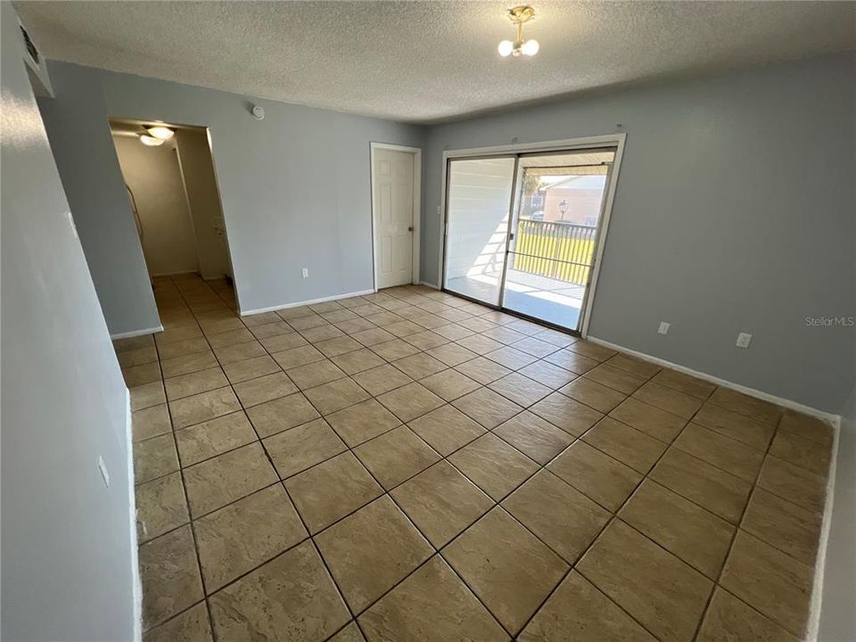 For Rent: $1,750 (3 beds, 2 baths, 893 Square Feet)