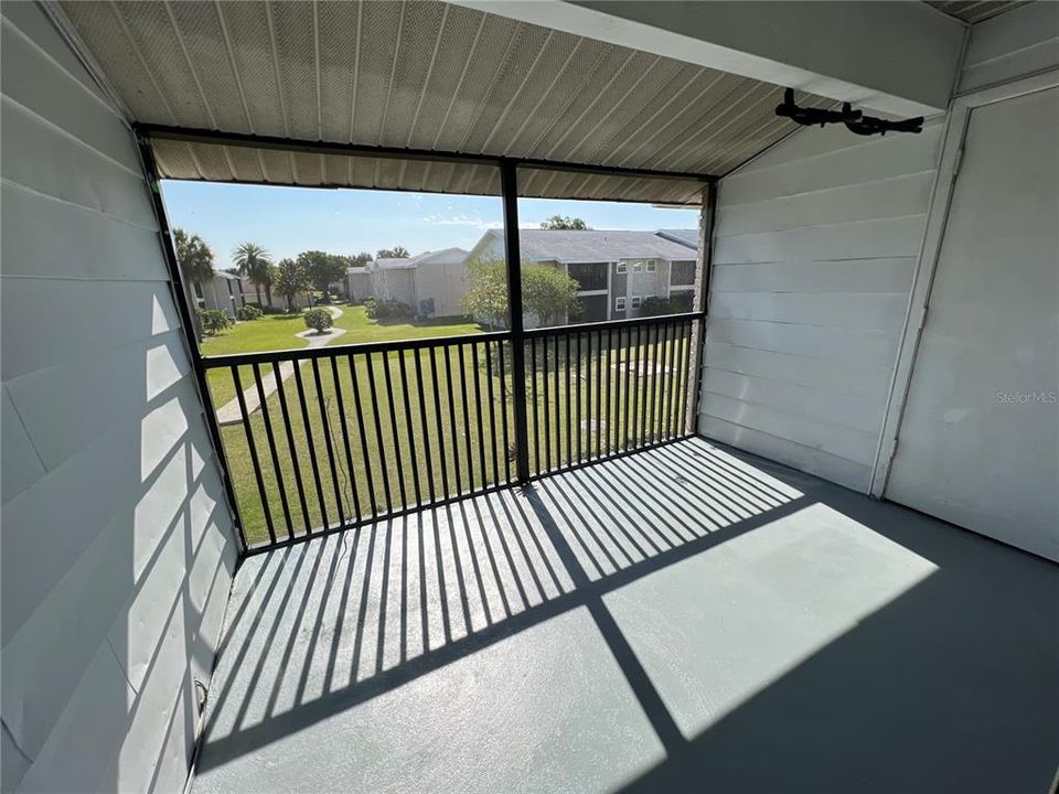 For Rent: $1,750 (3 beds, 2 baths, 893 Square Feet)