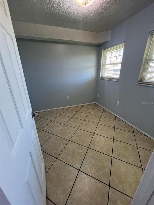 For Rent: $1,750 (3 beds, 2 baths, 893 Square Feet)
