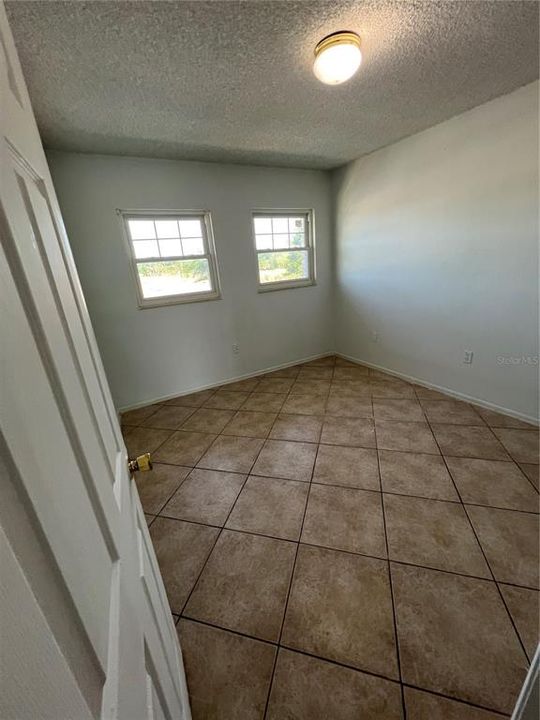 For Rent: $1,750 (3 beds, 2 baths, 893 Square Feet)
