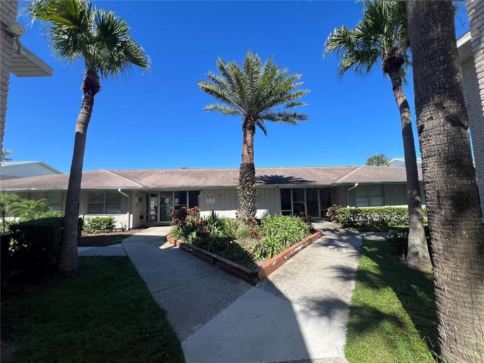 For Rent: $1,750 (3 beds, 2 baths, 893 Square Feet)