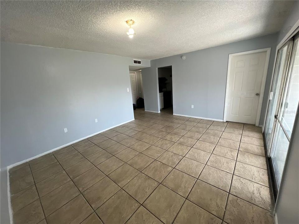 For Rent: $1,750 (3 beds, 2 baths, 893 Square Feet)