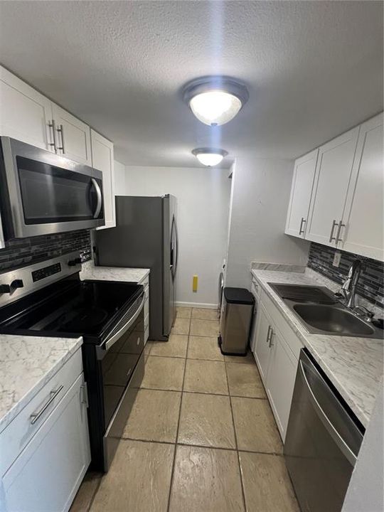 For Rent: $1,750 (3 beds, 2 baths, 893 Square Feet)