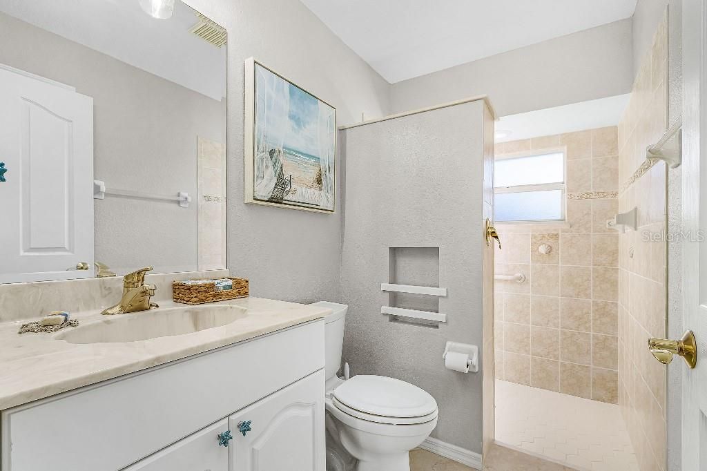 На продажу: $799,999 (3 спален, 2 ванн, 2527 Квадратных фут)