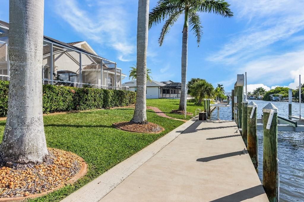 На продажу: $799,999 (3 спален, 2 ванн, 2527 Квадратных фут)