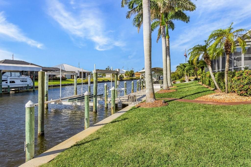 На продажу: $799,999 (3 спален, 2 ванн, 2527 Квадратных фут)