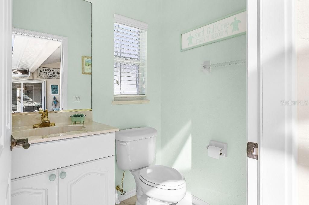 На продажу: $799,999 (3 спален, 2 ванн, 2527 Квадратных фут)