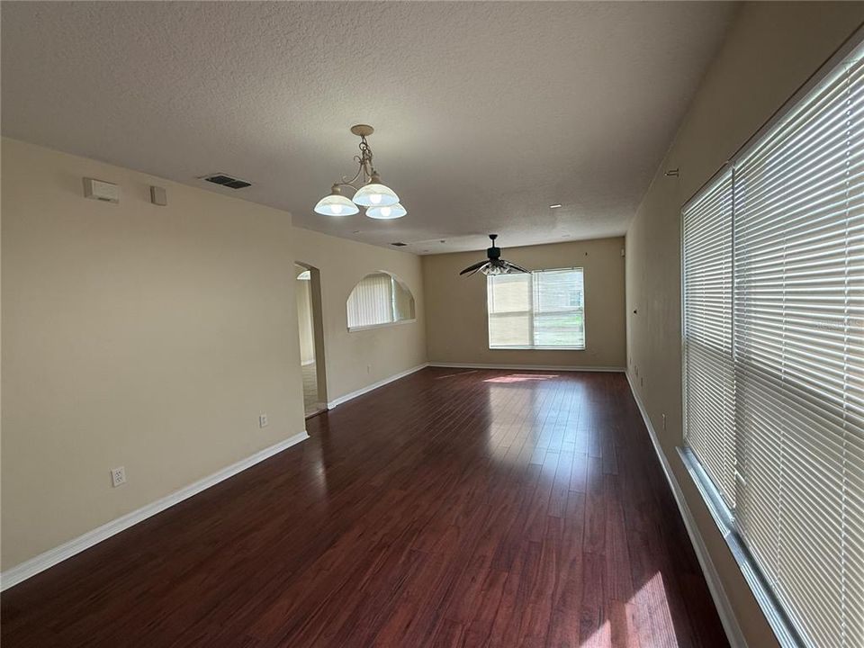 For Rent: $2,550 (3 beds, 2 baths, 1857 Square Feet)