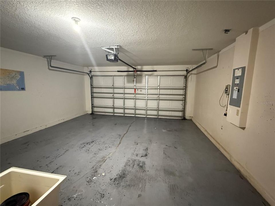 For Rent: $2,550 (3 beds, 2 baths, 1857 Square Feet)