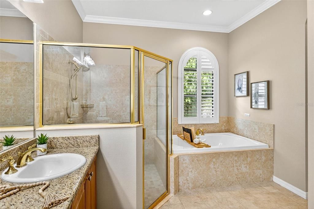 Под контрактом: $682,000 (3 спален, 2 ванн, 2908 Квадратных фут)