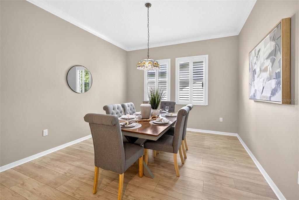 Под контрактом: $682,000 (3 спален, 2 ванн, 2908 Квадратных фут)