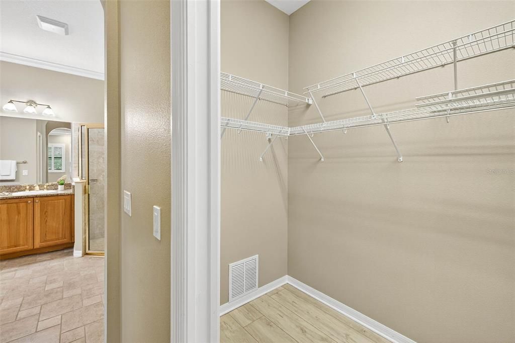 Под контрактом: $682,000 (3 спален, 2 ванн, 2908 Квадратных фут)