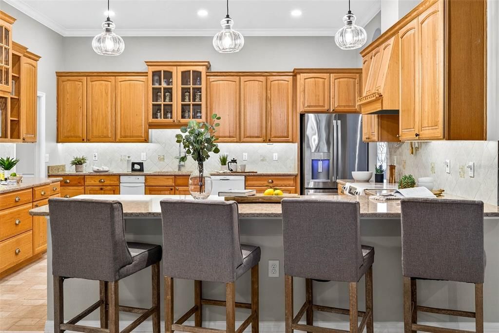 Под контрактом: $682,000 (3 спален, 2 ванн, 2908 Квадратных фут)