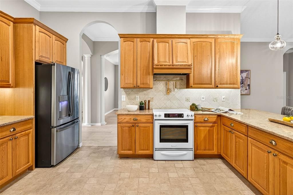 Под контрактом: $682,000 (3 спален, 2 ванн, 2908 Квадратных фут)