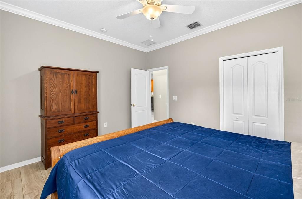 Под контрактом: $682,000 (3 спален, 2 ванн, 2908 Квадратных фут)