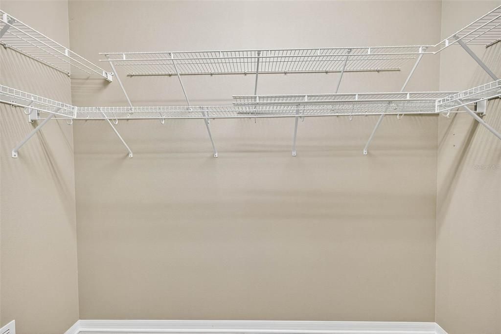 Под контрактом: $682,000 (3 спален, 2 ванн, 2908 Квадратных фут)