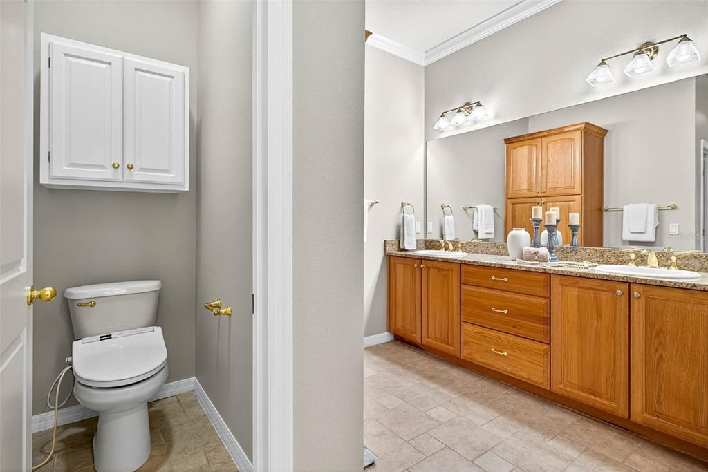 Под контрактом: $682,000 (3 спален, 2 ванн, 2908 Квадратных фут)