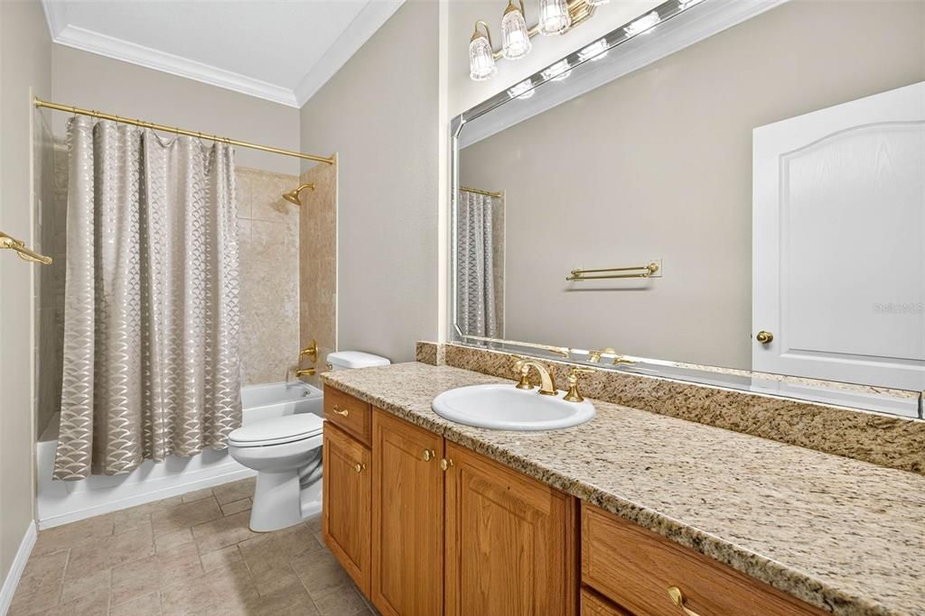 Под контрактом: $682,000 (3 спален, 2 ванн, 2908 Квадратных фут)