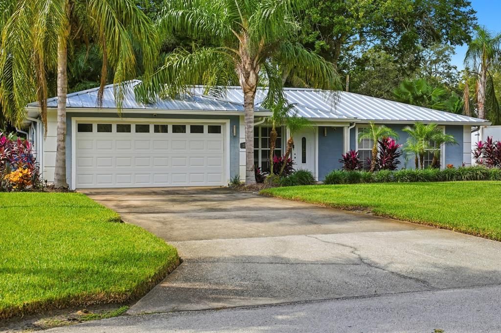 Active With Contract: $389,900 (3 beds, 2 baths, 1329 Square Feet)