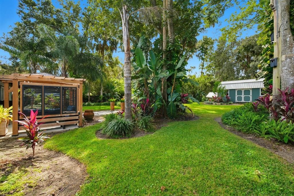 Active With Contract: $389,900 (3 beds, 2 baths, 1329 Square Feet)