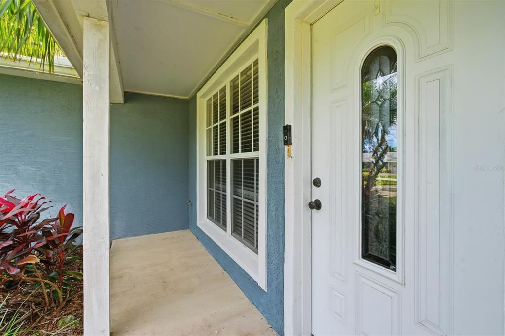 Active With Contract: $389,900 (3 beds, 2 baths, 1329 Square Feet)