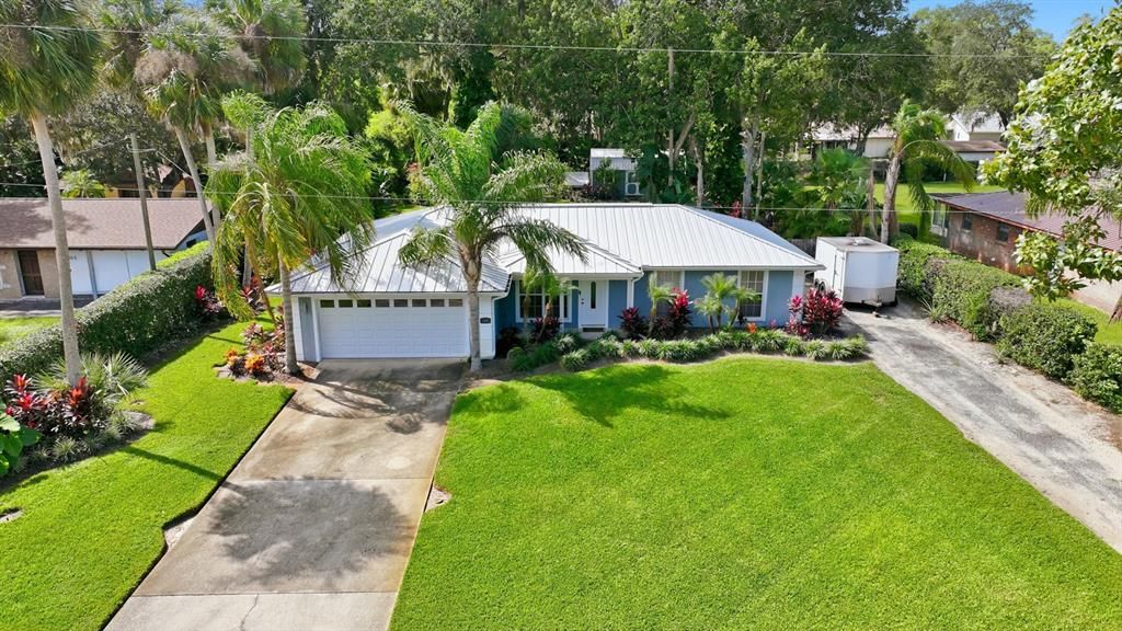 Active With Contract: $389,900 (3 beds, 2 baths, 1329 Square Feet)