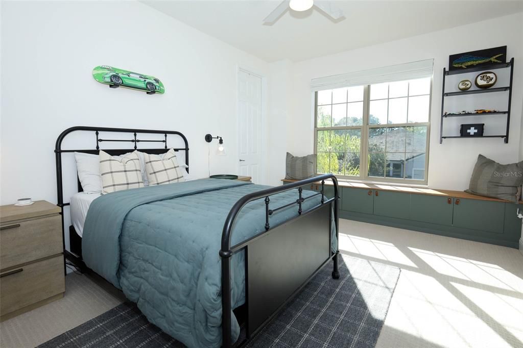 Под контрактом: $1,150,000 (6 спален, 5 ванн, 4858 Квадратных фут)