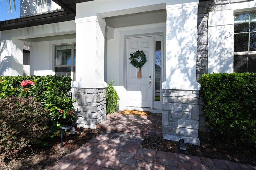 Под контрактом: $1,150,000 (6 спален, 5 ванн, 4858 Квадратных фут)