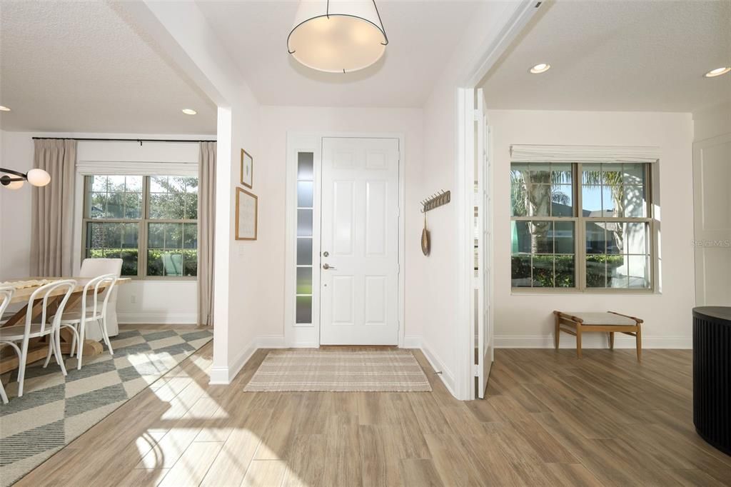 Под контрактом: $1,150,000 (6 спален, 5 ванн, 4858 Квадратных фут)