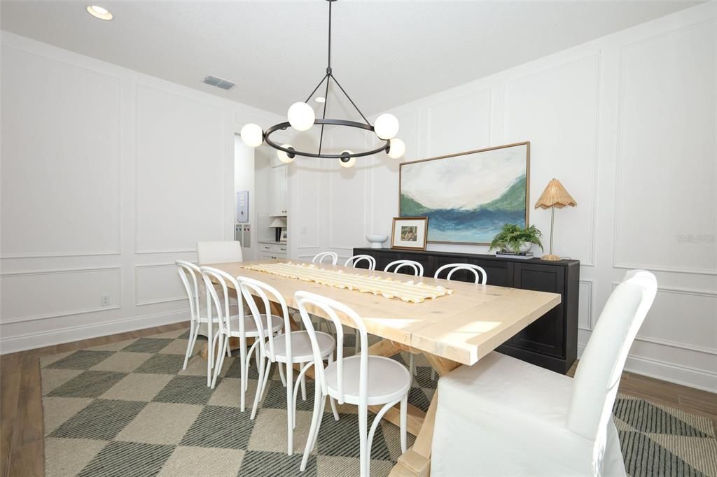 Под контрактом: $1,150,000 (6 спален, 5 ванн, 4858 Квадратных фут)