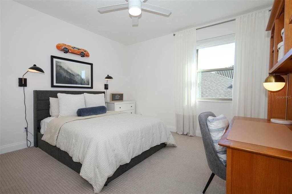 Под контрактом: $1,150,000 (6 спален, 5 ванн, 4858 Квадратных фут)