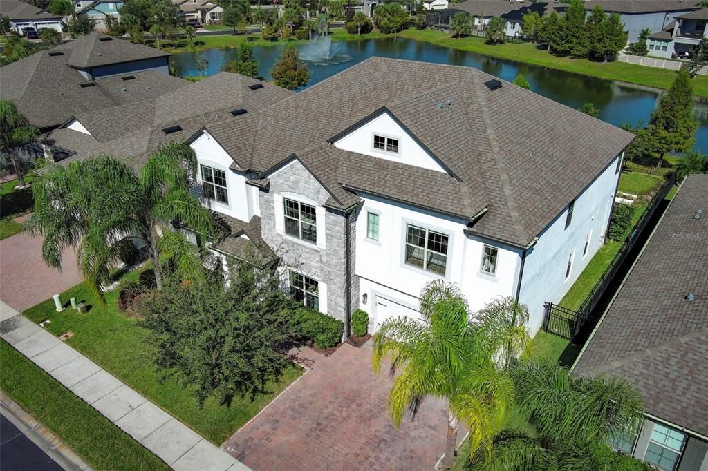 Под контрактом: $1,150,000 (6 спален, 5 ванн, 4858 Квадратных фут)