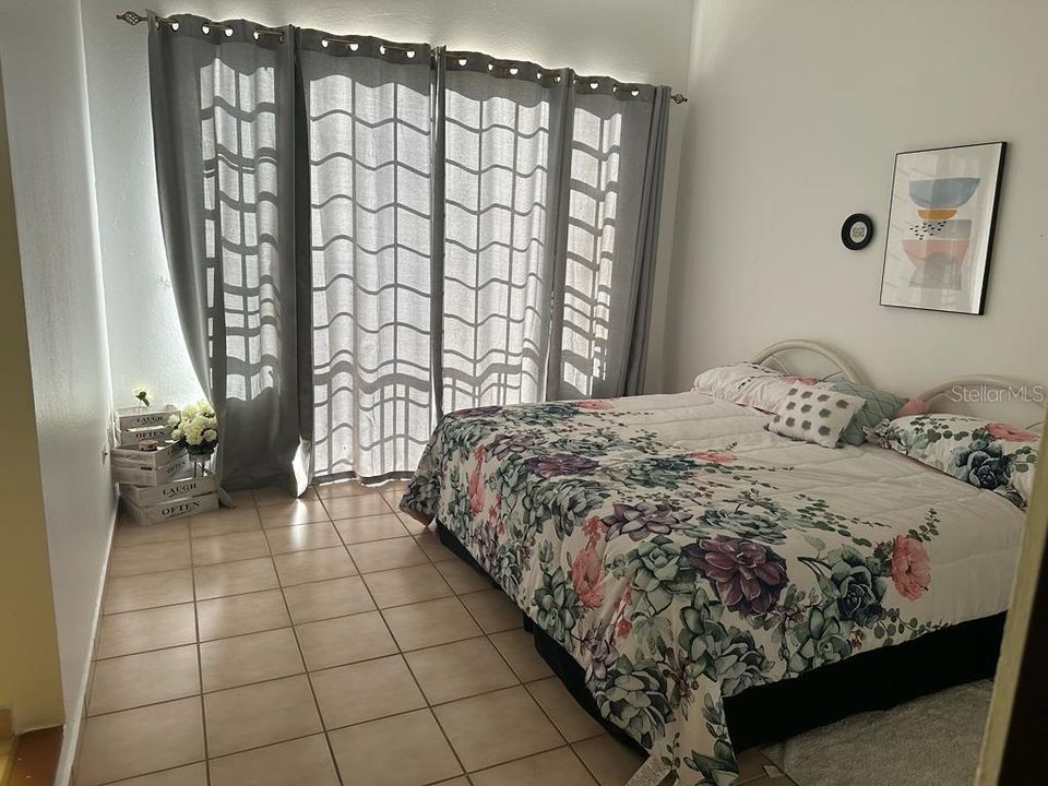 For Sale: $375,000 (2 beds, 2 baths, 1348 Square Feet)