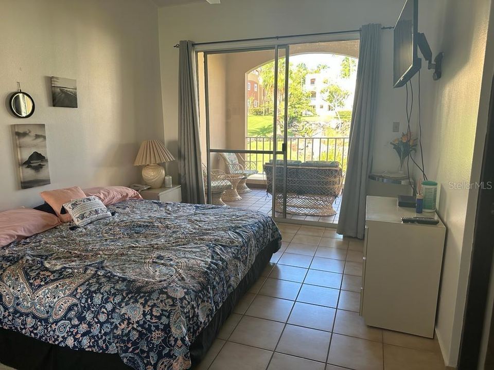 For Sale: $375,000 (2 beds, 2 baths, 1348 Square Feet)