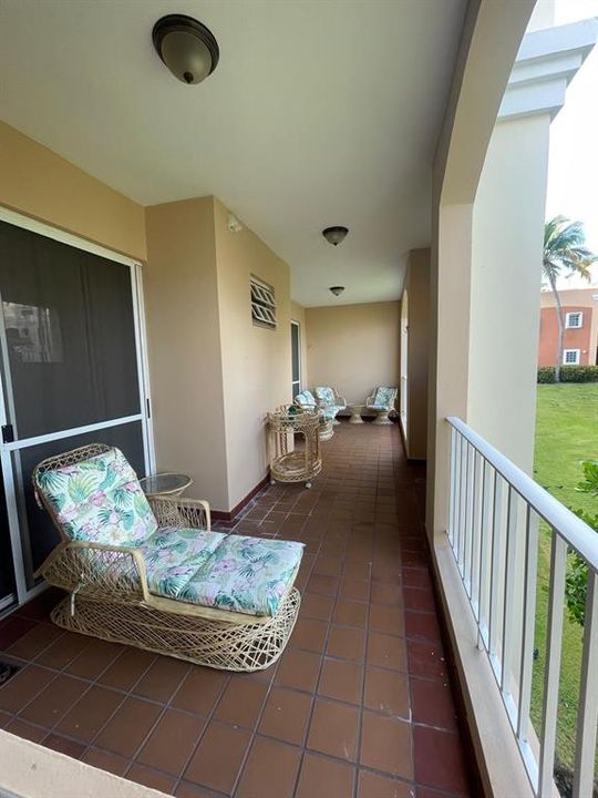 For Sale: $375,000 (2 beds, 2 baths, 1348 Square Feet)