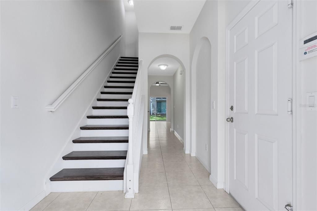 For Sale: $285,000 (2 beds, 2 baths, 1306 Square Feet)