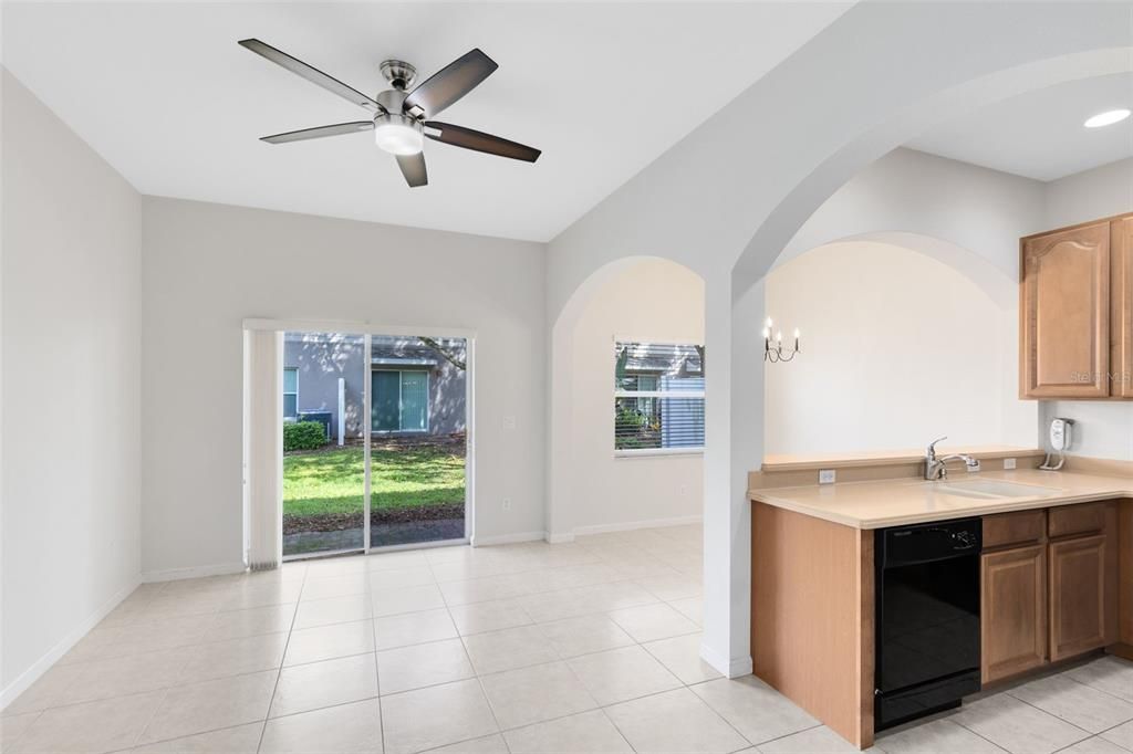 For Sale: $285,000 (2 beds, 2 baths, 1306 Square Feet)