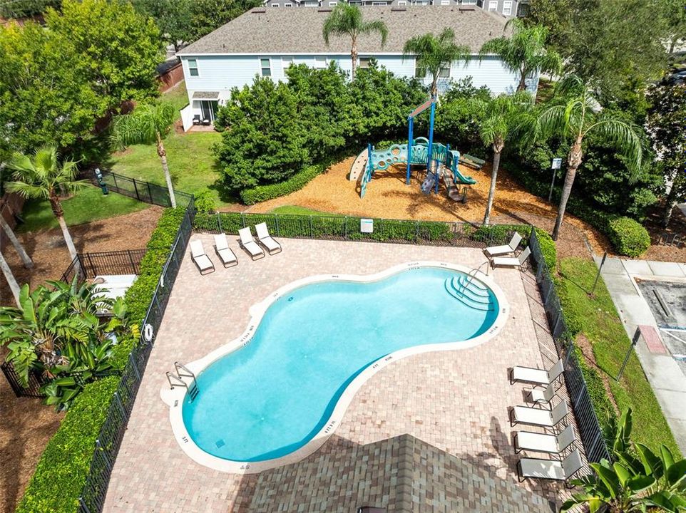 For Sale: $285,000 (2 beds, 2 baths, 1306 Square Feet)