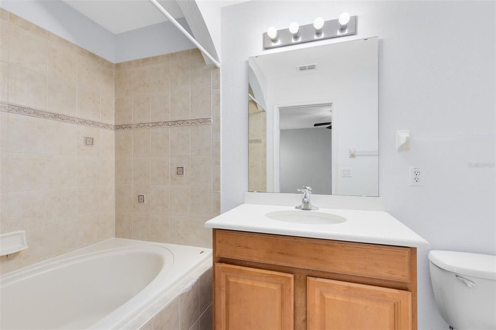 For Sale: $285,000 (2 beds, 2 baths, 1306 Square Feet)