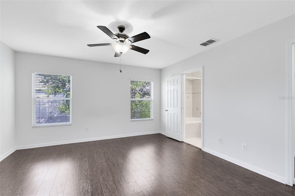 For Sale: $285,000 (2 beds, 2 baths, 1306 Square Feet)