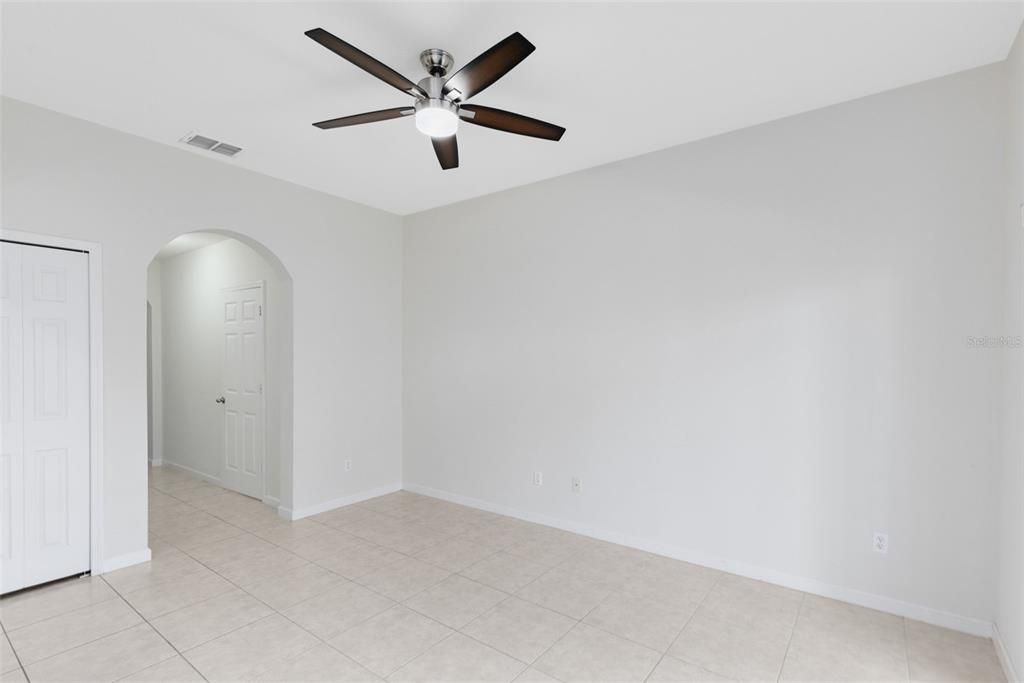 For Sale: $285,000 (2 beds, 2 baths, 1306 Square Feet)