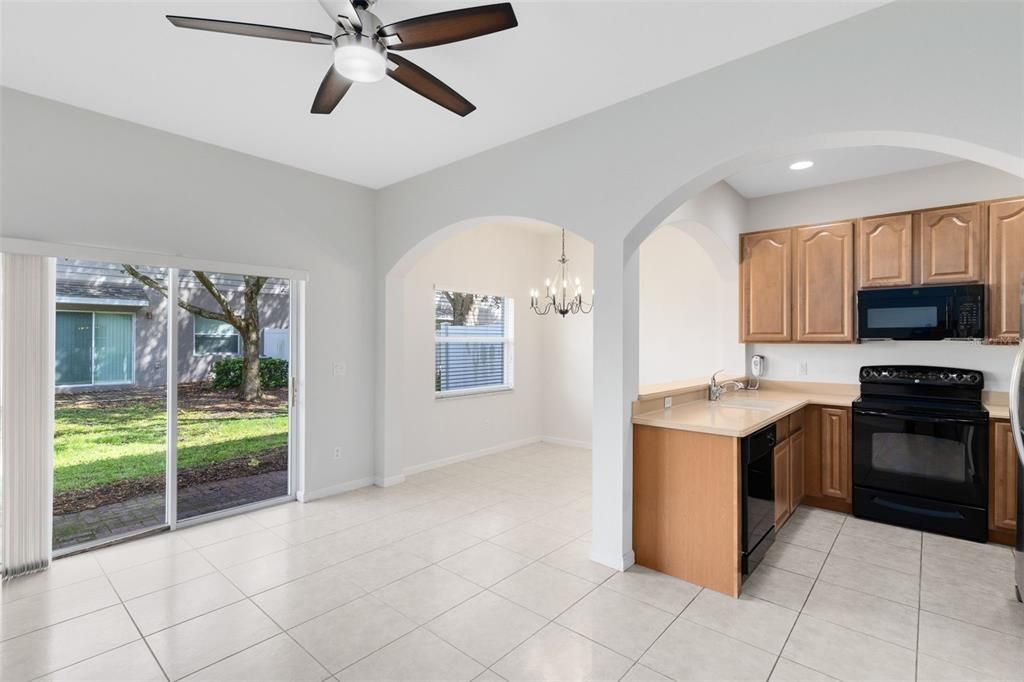 For Sale: $285,000 (2 beds, 2 baths, 1306 Square Feet)